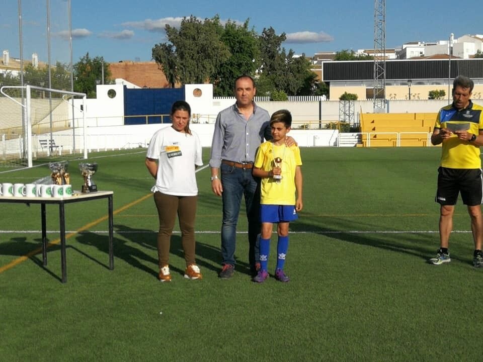 34016193_1523721674406001_1027088252848308224_n