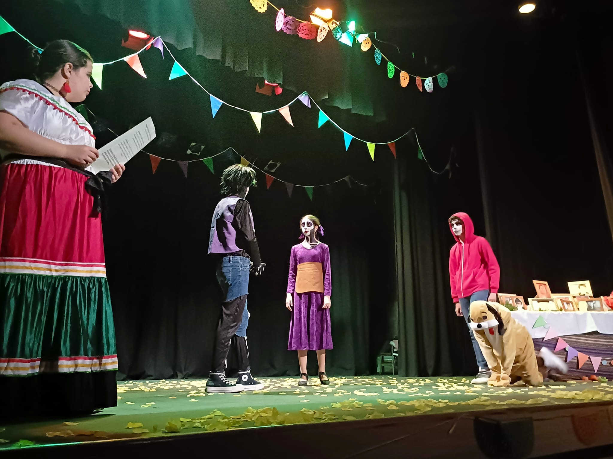 431229924_951029236510703_8125966697021894665_n