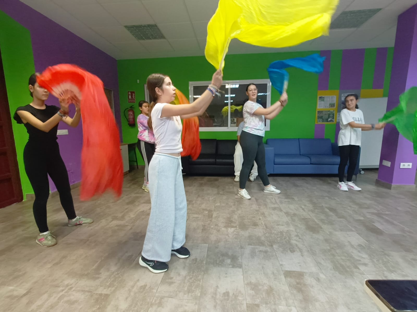 87c9f94d-7050-49c0-8578-f7a4cef1deb5