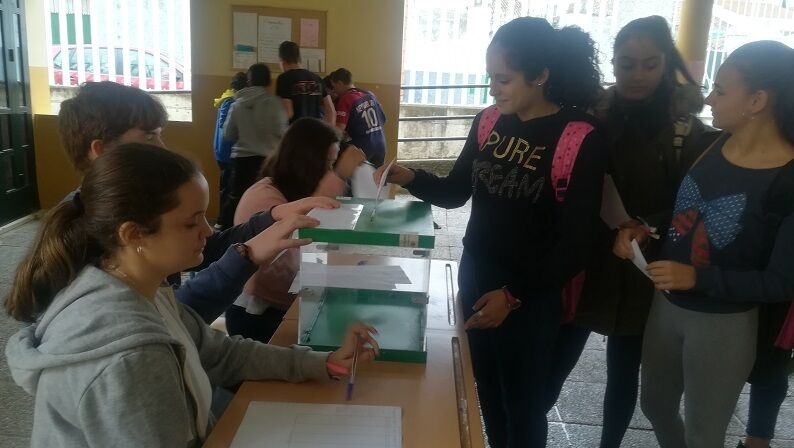 Elecciones Parlamentop Joven.26.10 (3)