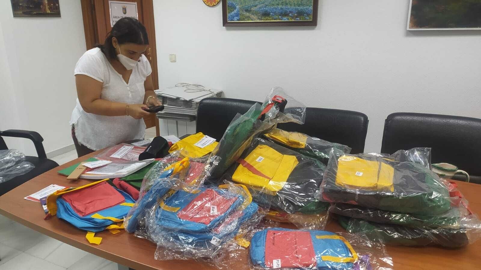 MATERIAL ESCOLAR 2021 (3)