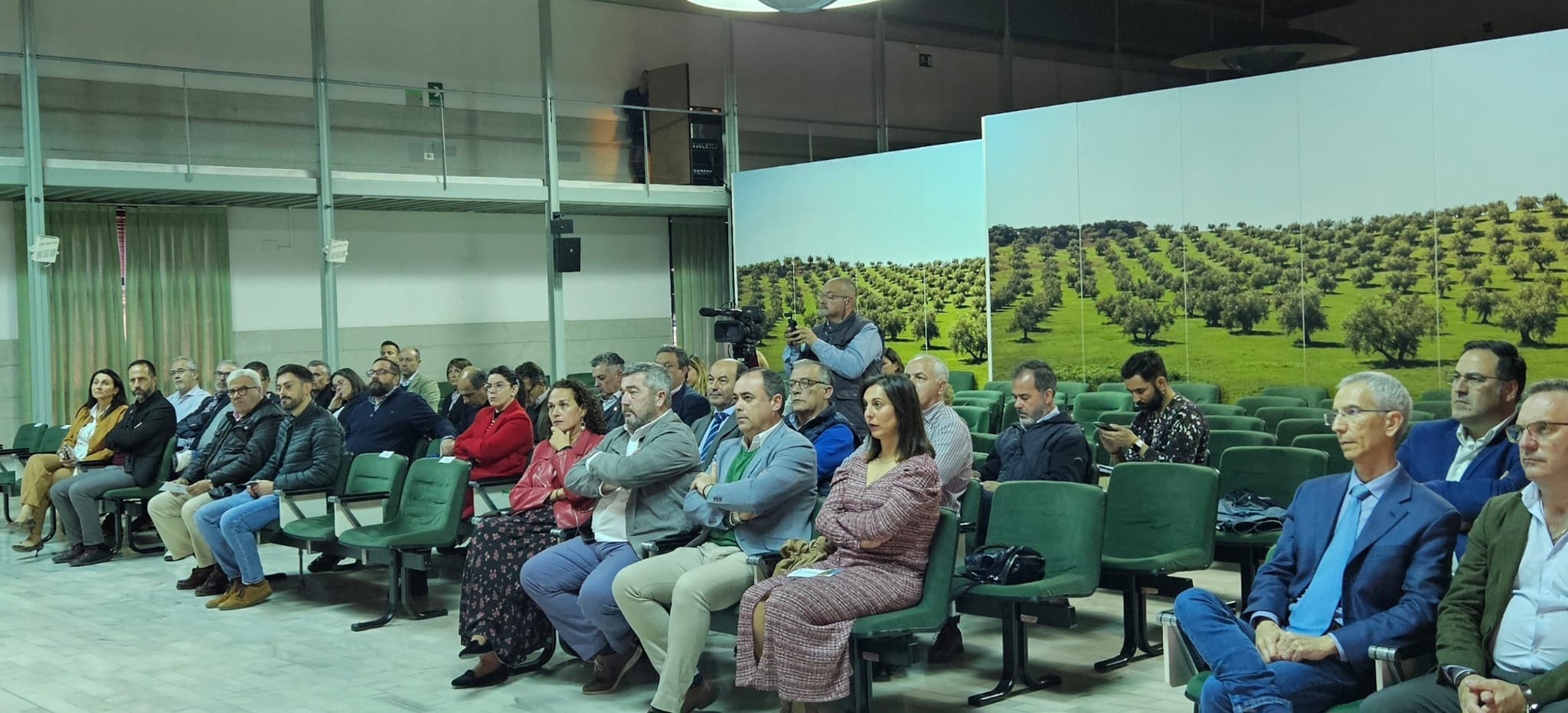 f393c6fa-6e15-4b52-b5fb-069f46695dee